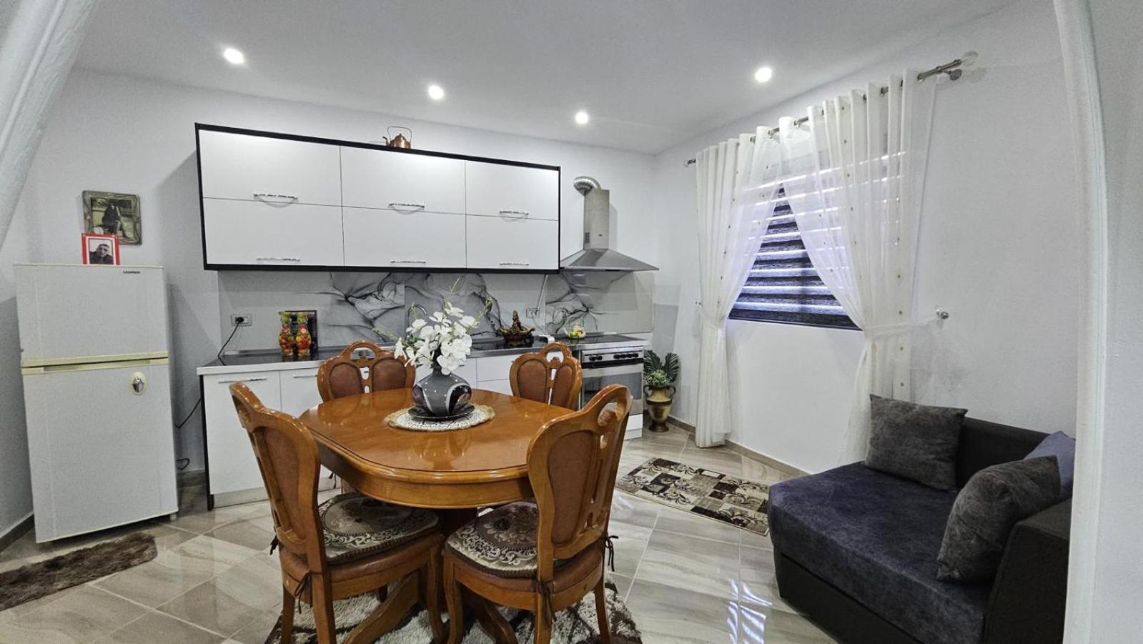 Guesthouse Albi Berat Ngoại thất bức ảnh